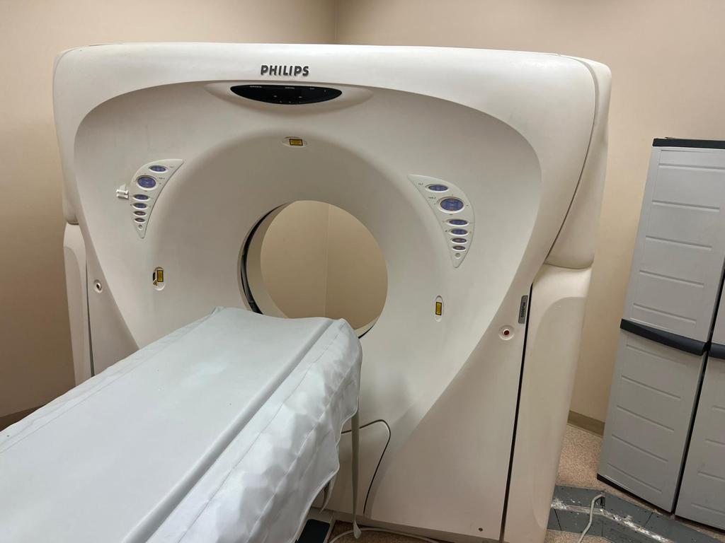 Philips MX8000 4 Slice CT Scanner