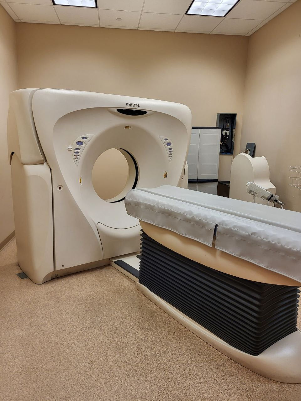 Philips MX8000 4 Slice CT Scanner