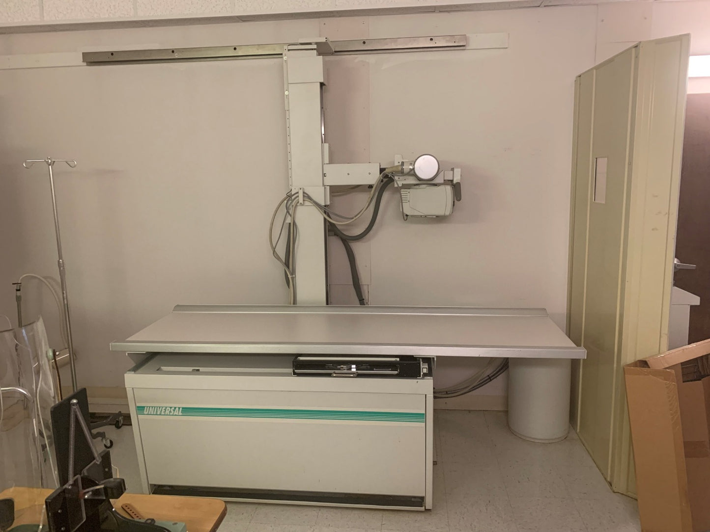 UNIVERSAL RAD-ROOM X RAY - Floor Stand