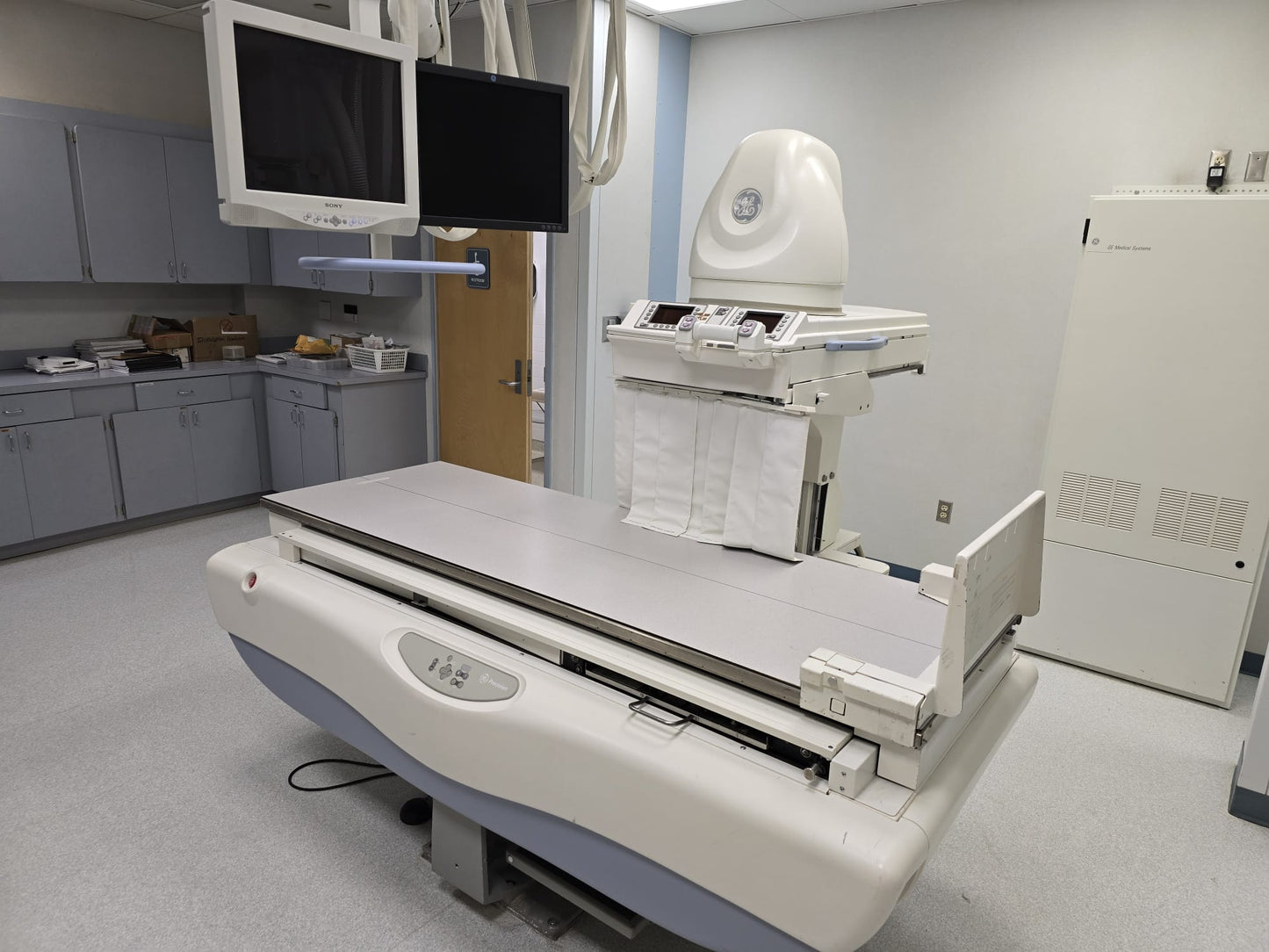 GE Precision 500D, Fully digital Fluoroscooy & Radiography  room