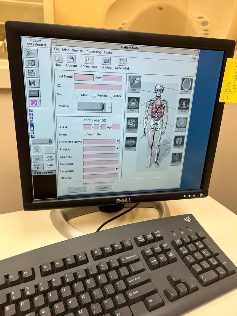 Philips MX8000 4 Slice CT Scanner