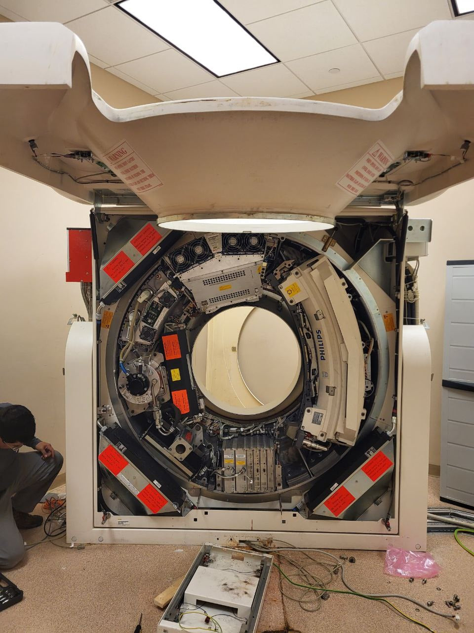 Philips MX8000 4 Slice CT Scanner