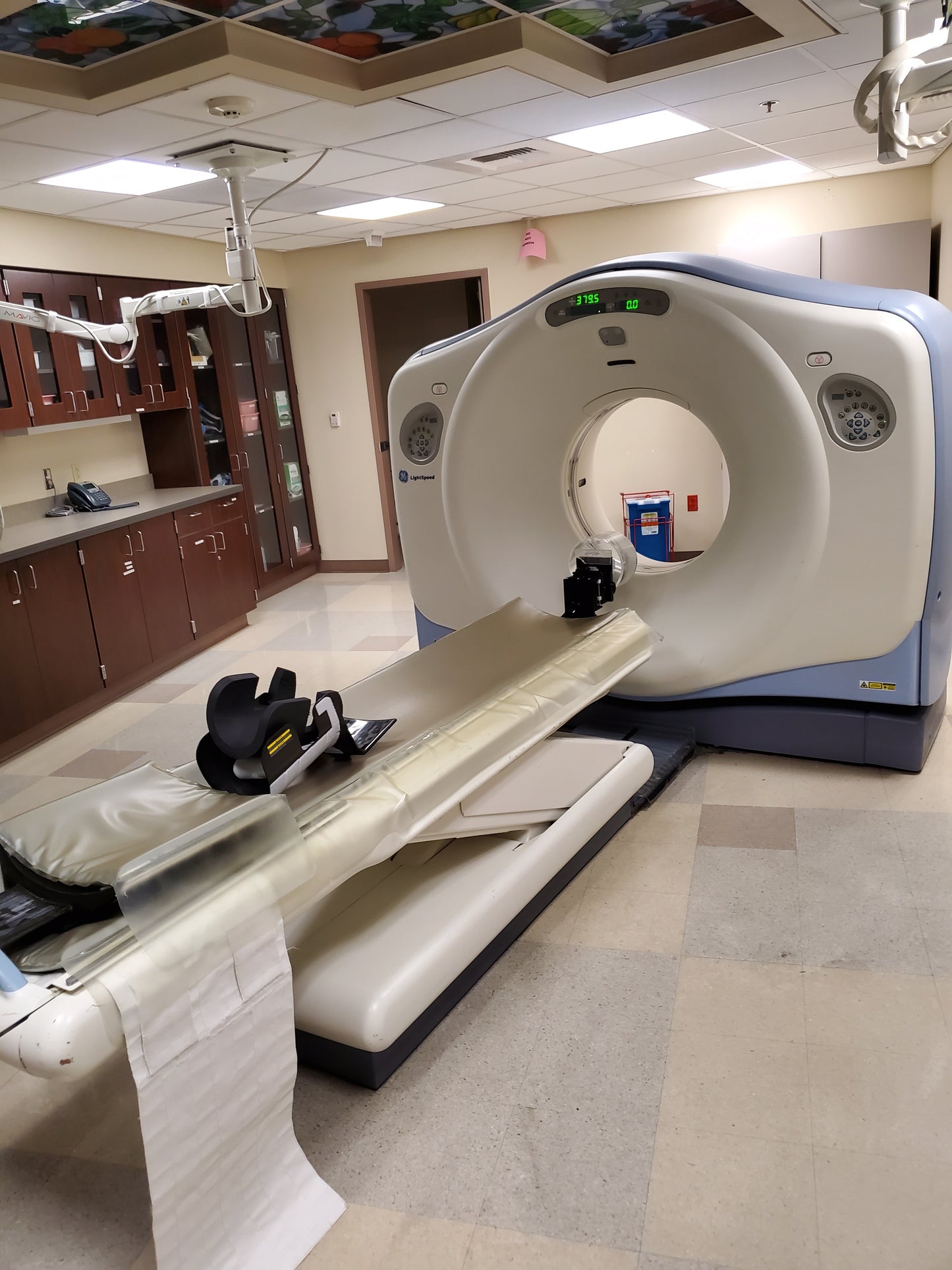 GE LightSpeed 16 Slice CT Scanner with NEW TUBE