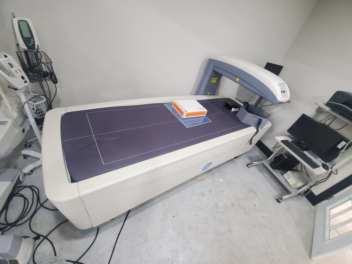 GE Lunar Prodigy 2013 Bone Densitometer Series X  BX-1L