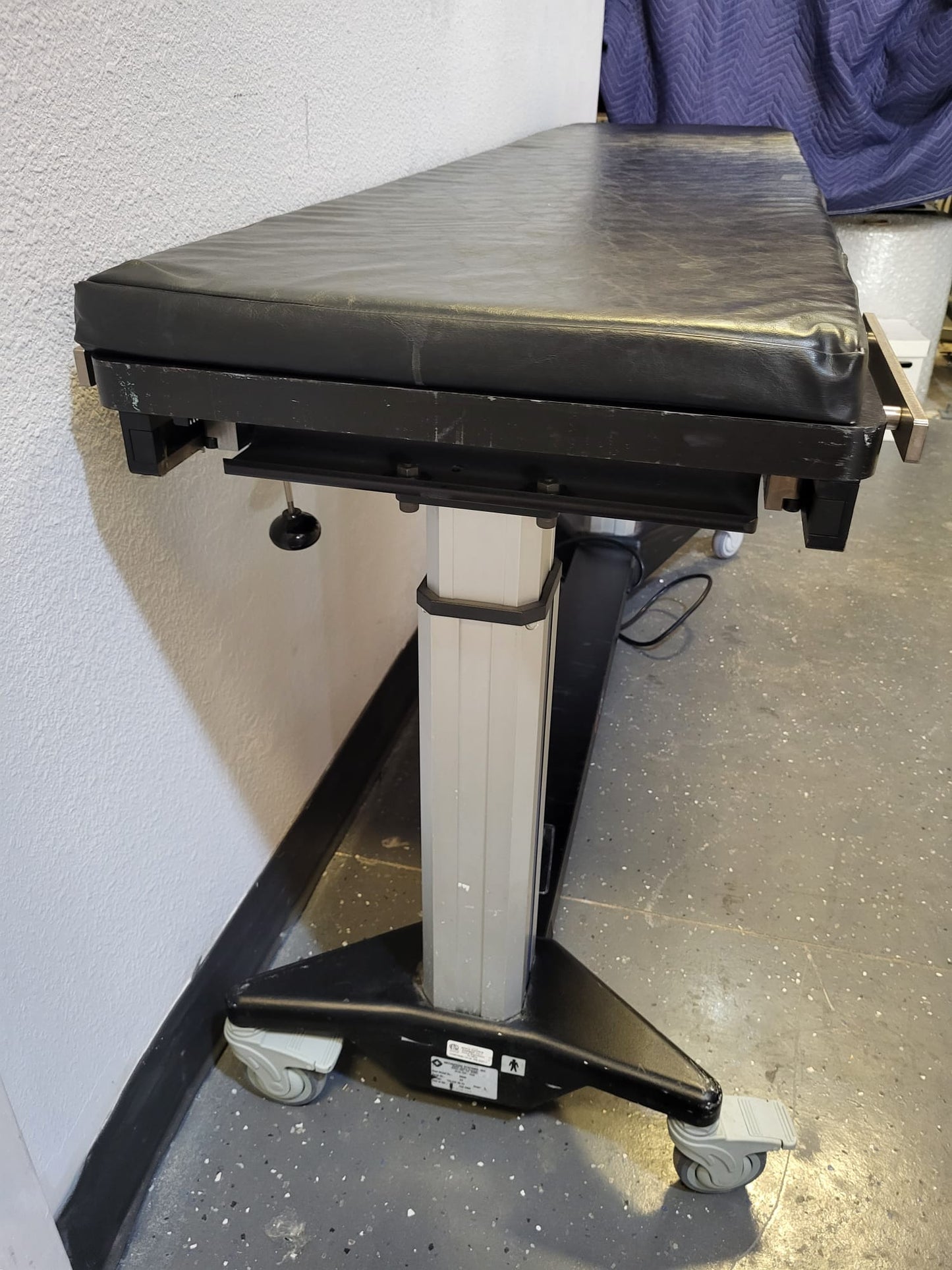 Mizuho Osi 6600 Imaging C-Arm Table