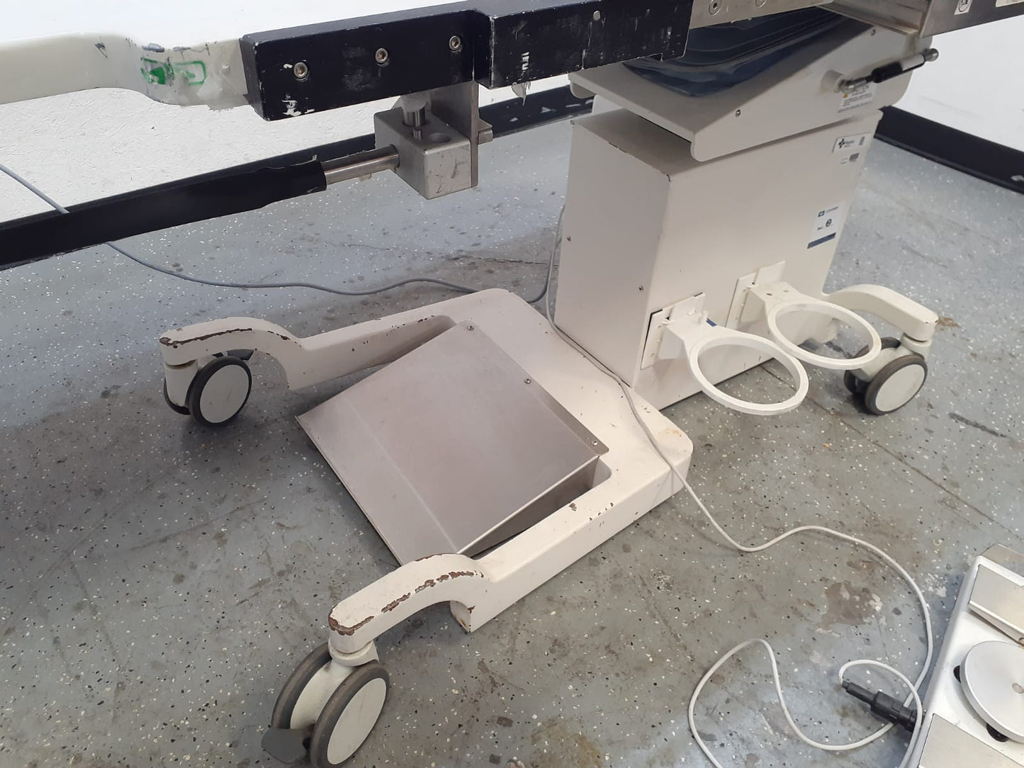 IDI  ELECTRIC  FLUOROSCOPY - UROLOGY - C-ARM - IMAGING TABLE