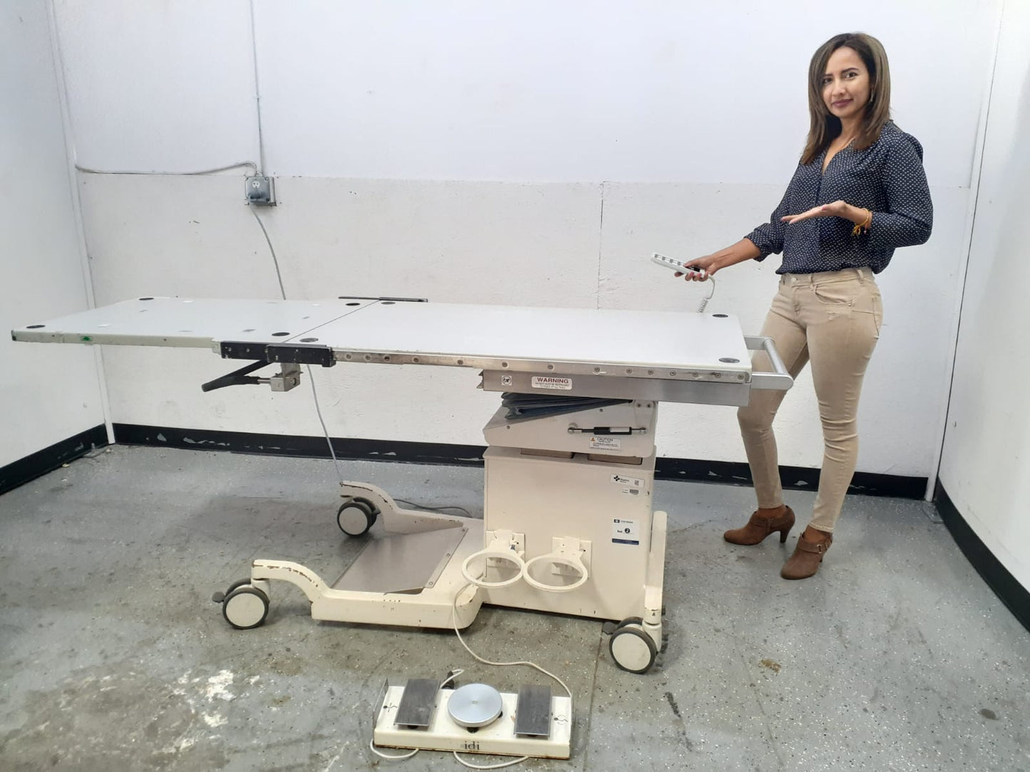 IDI  ELECTRIC  FLUOROSCOPY - UROLOGY - C-ARM - IMAGING TABLE