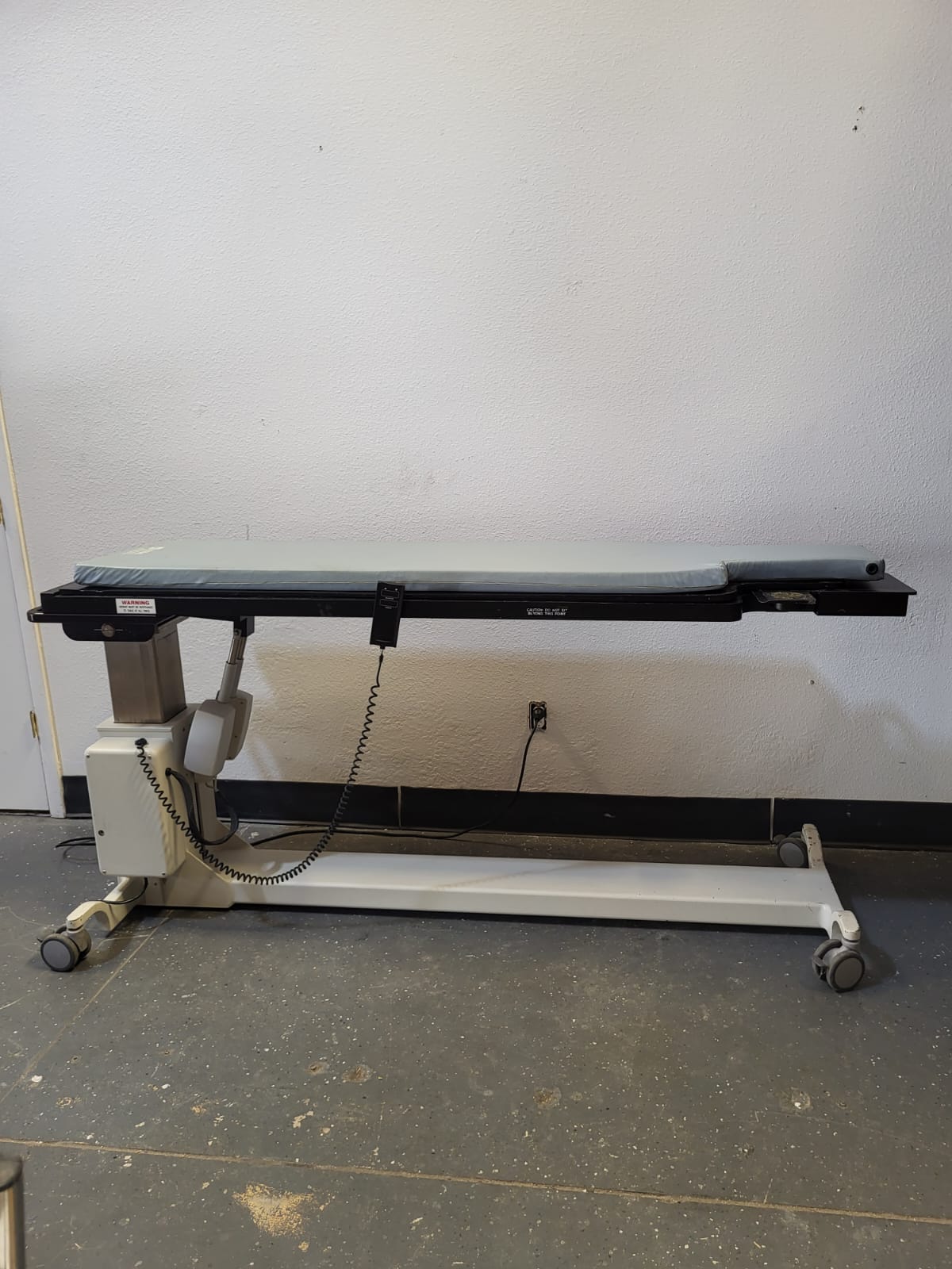 IDI 100T Imaging C-arm Fluoroscopy Table